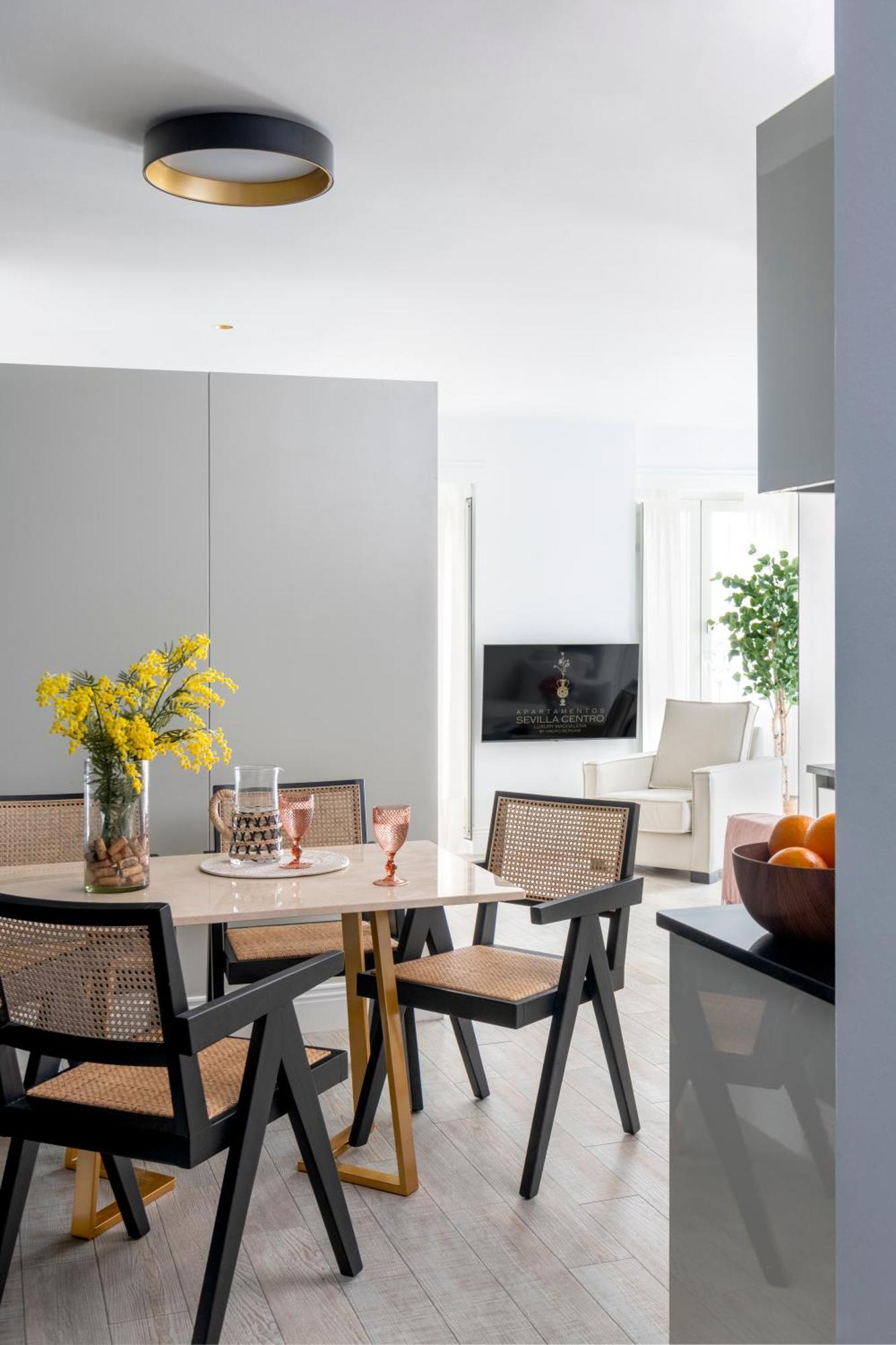 Apartamentos Sevilla Centro Bagian luar foto